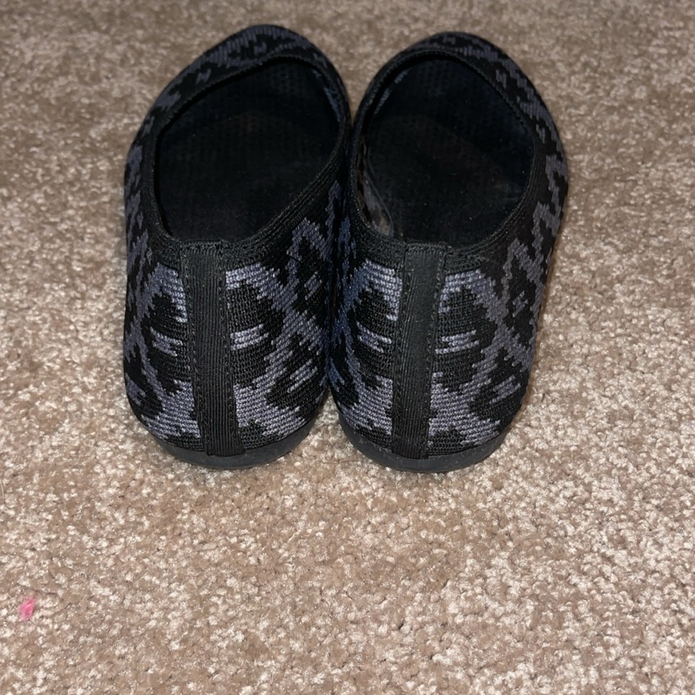 Skechers Womens Air Cooled Memory Foam Black Gray Slip on Flats Size 6 - Picture 4 of 6